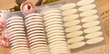 “美目貼”別依賴，小心眼皮下垂