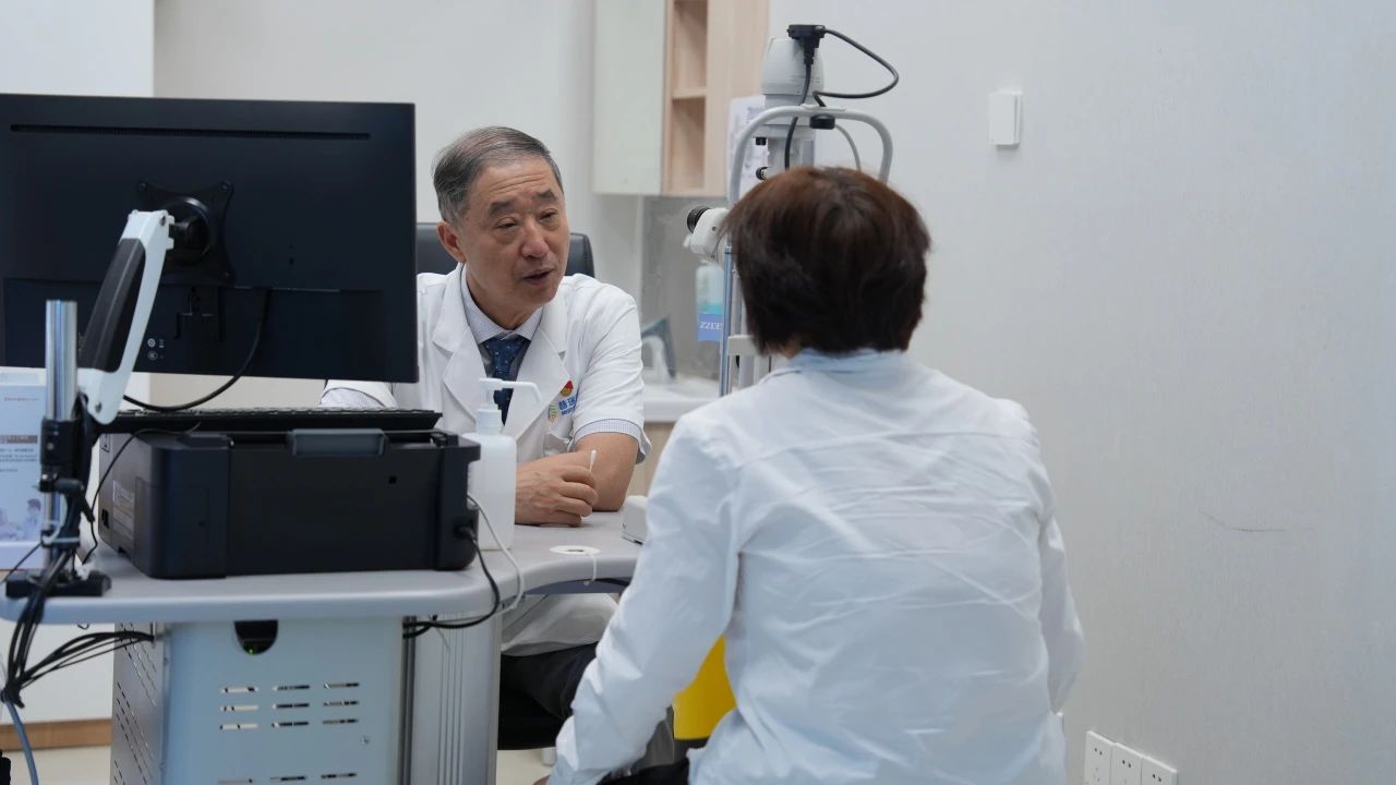 白內(nèi)障術(shù)后視力又下降？6大原因多方面解析！